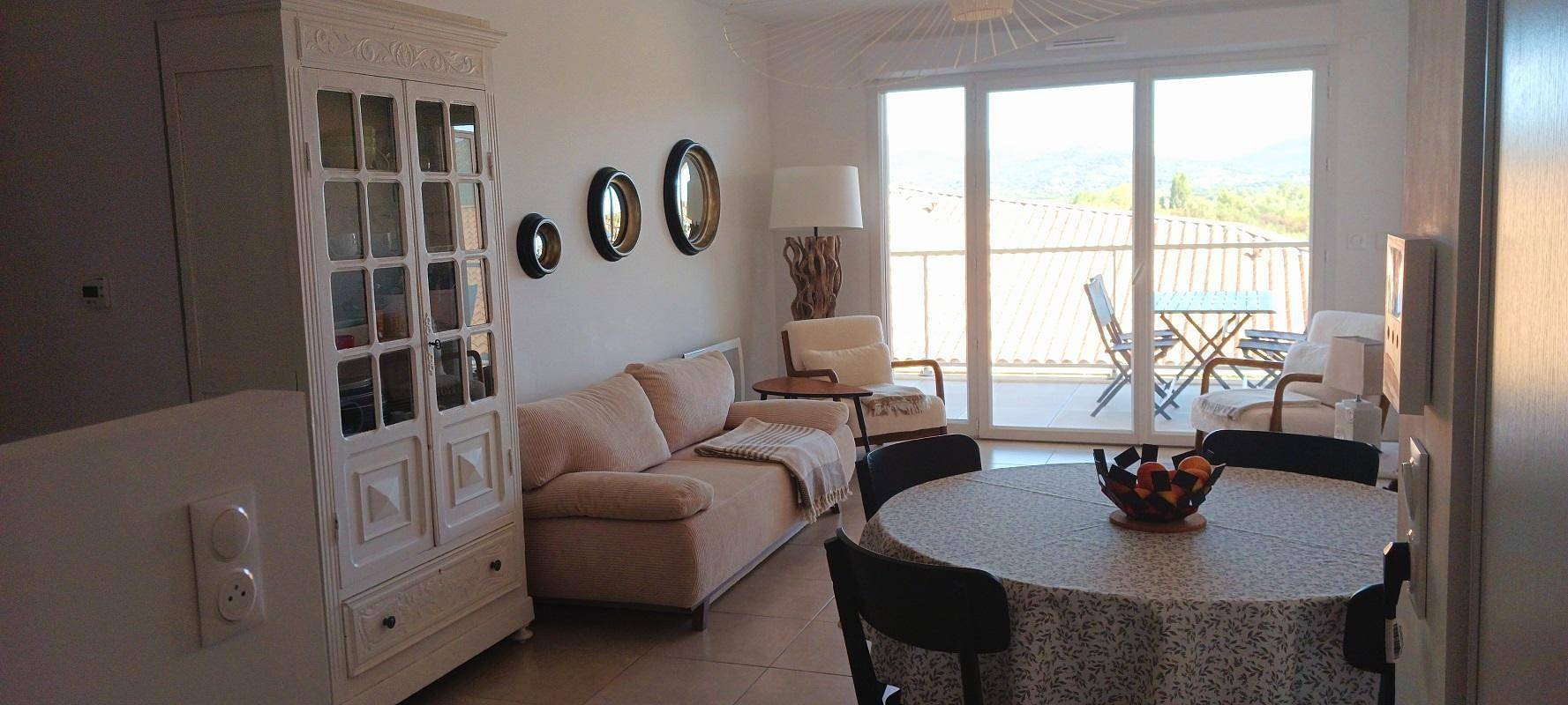 Maison De Vacances pour 4 Personnes dans Cogolin, Région de Draguignan