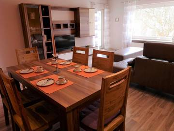 Ferienwohnung für 5 Personen, mit Terrasse und Garten sowie Ausblick in Wiesenthau