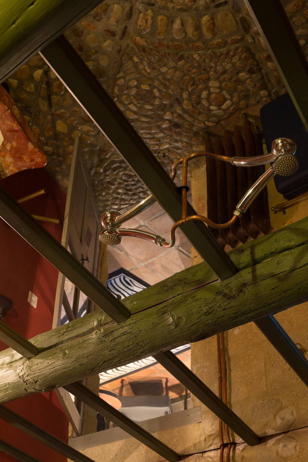 Chambre Galet Rose mit Gemeinschaftspool, Wlan und Klimaanlage in Collias, Nimes und Umgebung