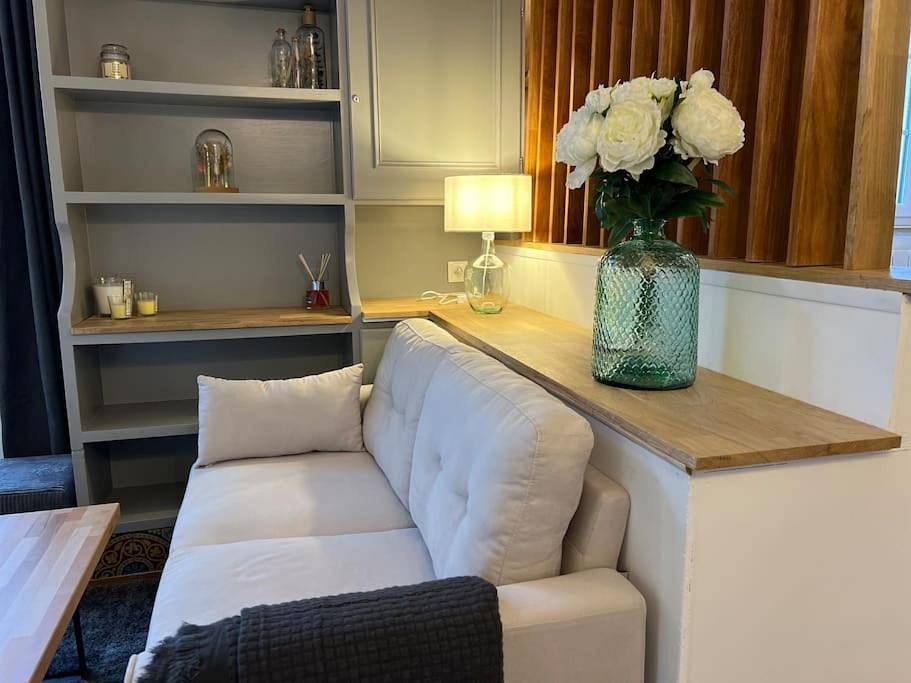 Appartement entier, Grand Studio Ceo Bauer, en plein centre de Sainte-Mère-Eglise pour 2 pers in Sainte-Mère-Église, Région de Cherbourg