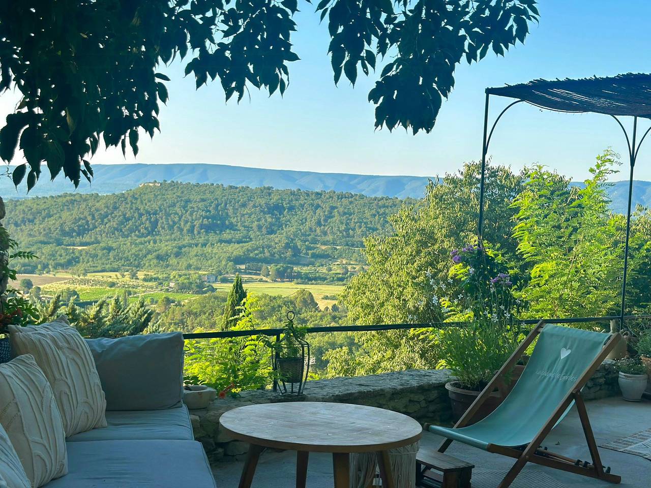 Refuge perché face aux montagnes du Luberon in Village de Gordes, Gordes