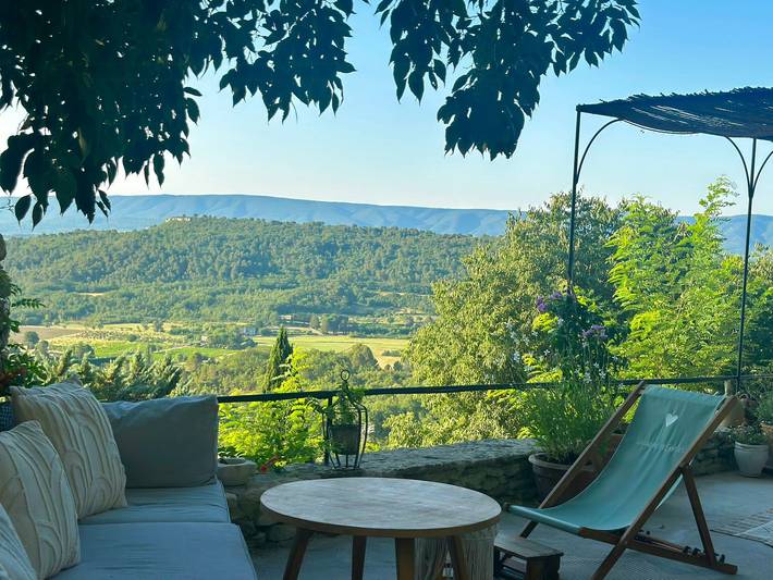 Ferienhaus für 2 Personen, mit Terrasse und Garten in Gordes