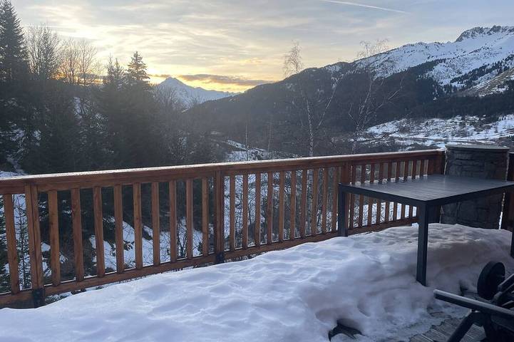 Chalet pour 10 personnes, avec jacuzzi ainsi que jardin et balcon à Saint-François-Longchamp