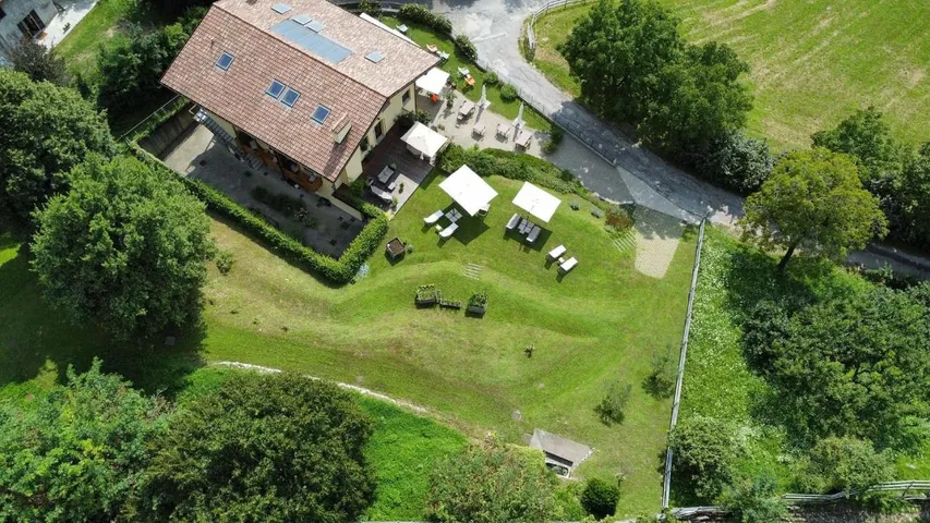 Alloggio in famiglia per 2 persone, con panorama e giardino - 1