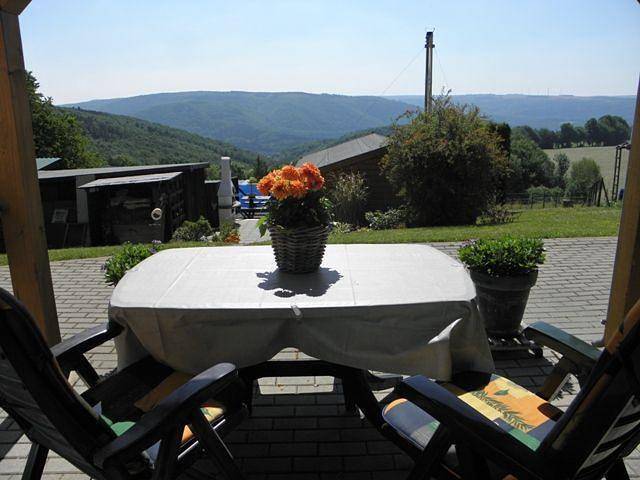Ferienwohnung für 4 Personen, mit Terrasse und Garten sowie Sauna in Simmerath