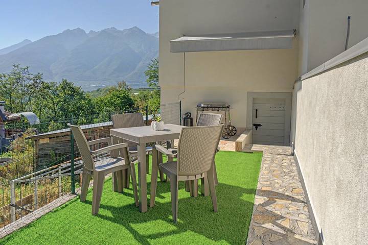 Entire apartment, Apartment 'Casa Elda' with Mountain View, Balcony and Wi-Fi in Vigo di Ton, Ton