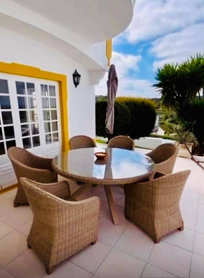 Location de vacances pour 8 personnes, avec jardin ainsi que piscine et vue, animaux acceptés à Mafra - 4