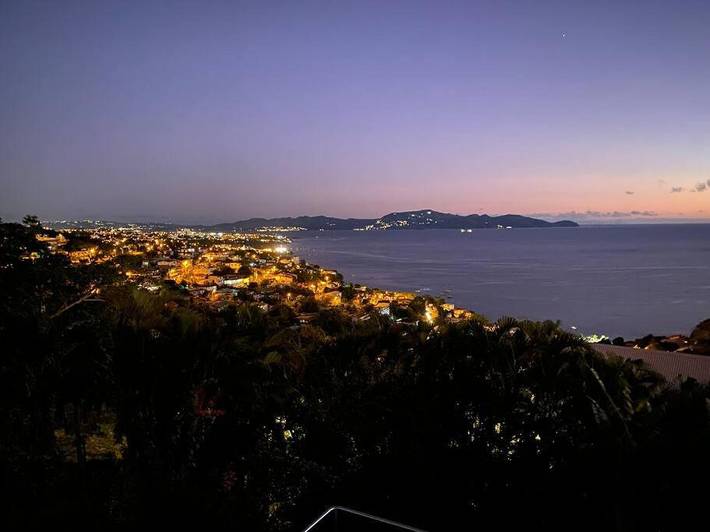 Location de vacances pour 8 personnes, avec piscine ainsi que jardin et vue à Schœlcher - 2
