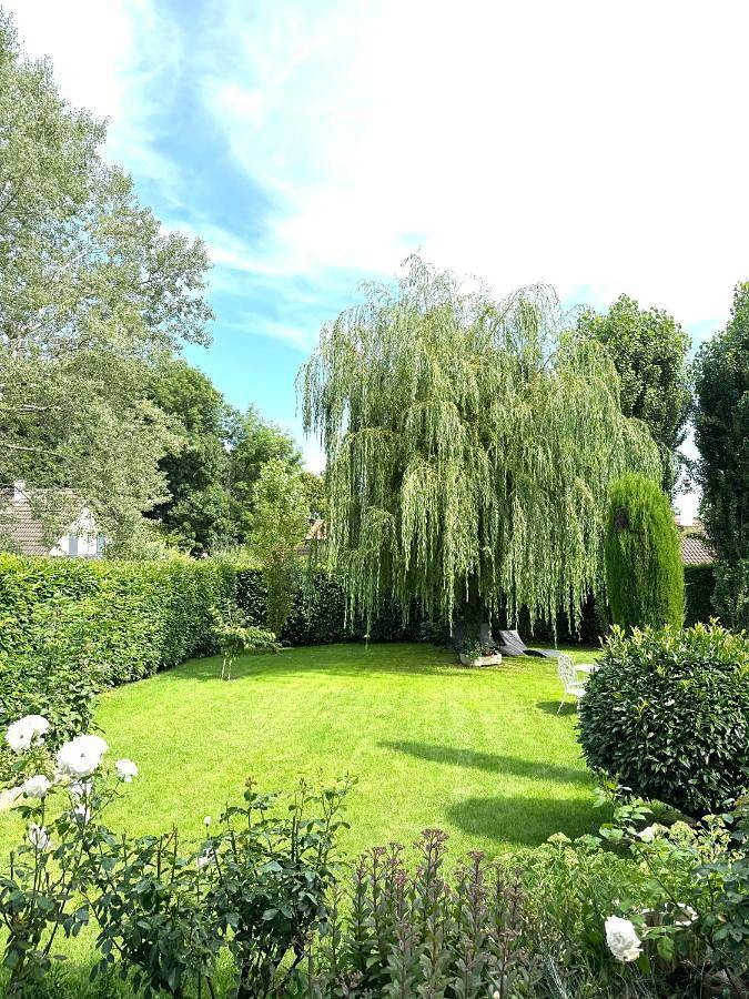 Location de vacances pour 6 personnes, avec Balcon et Jacuzzi ainsi que Terrasse et Jardin dans Station de Monts Jura - 4