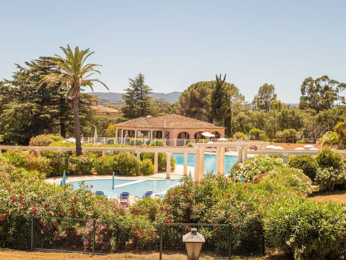 Ferienwohnung für 4 Personen, mit Garten und Kinderpool sowie Terrasse in Grimaud