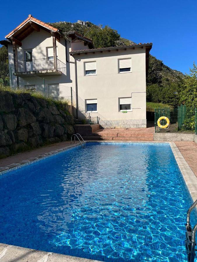 Apartamento para 4 personas, con piscina además de vistas y terraza en Arredondo