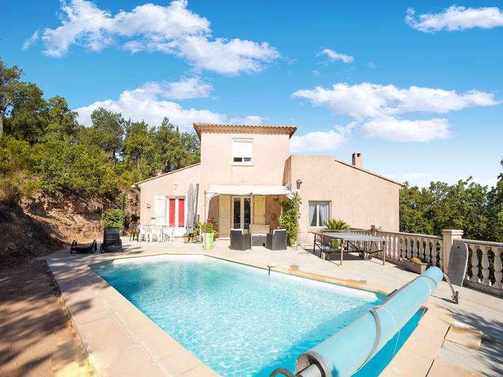 Vakantiehuis voor 4 personen, with Terras and Tuin as well as Zwembad in Vidauban