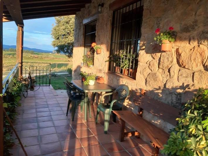 Casa rural para 3 personas, con Balcón y Terraza además de Jardín y Vistas al lago en Pedroso de Acim - 2