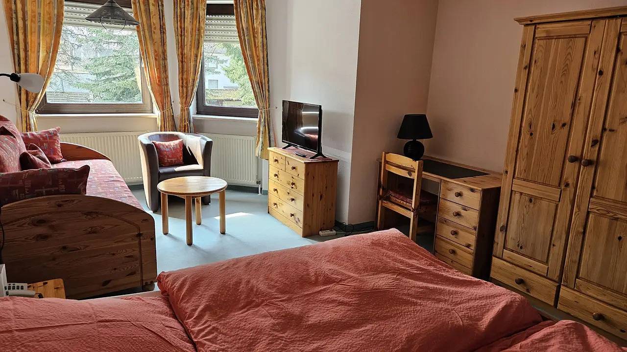 Room for 3 people with terrace in Munich Trudering, Munich