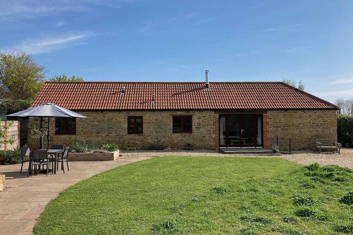 Holiday home for 4 people, with garden and terrace, with pets in Dorset