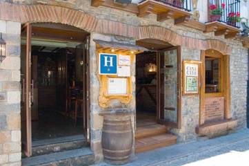 Hôtel pour 2 personnes, avec terrasse ainsi que vue sur le lac et vue à Potes
