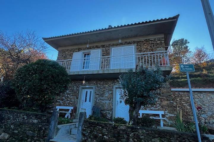 Gîte pour 8 personnes, avec Balcon à Chaves