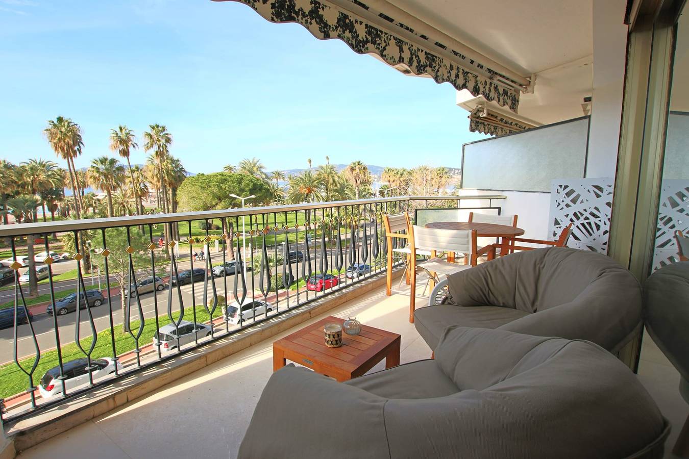 Appartement de vacances entier, Appartement 3 chambres en suite de 105 m2 sur bld Croisette in Cannes, Côte méditerranéenne (France)