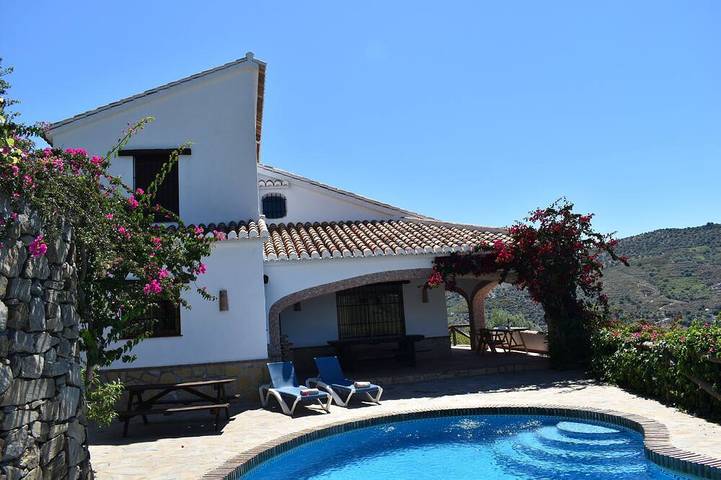 Villa for 6 people, with terrace, with pets - 1