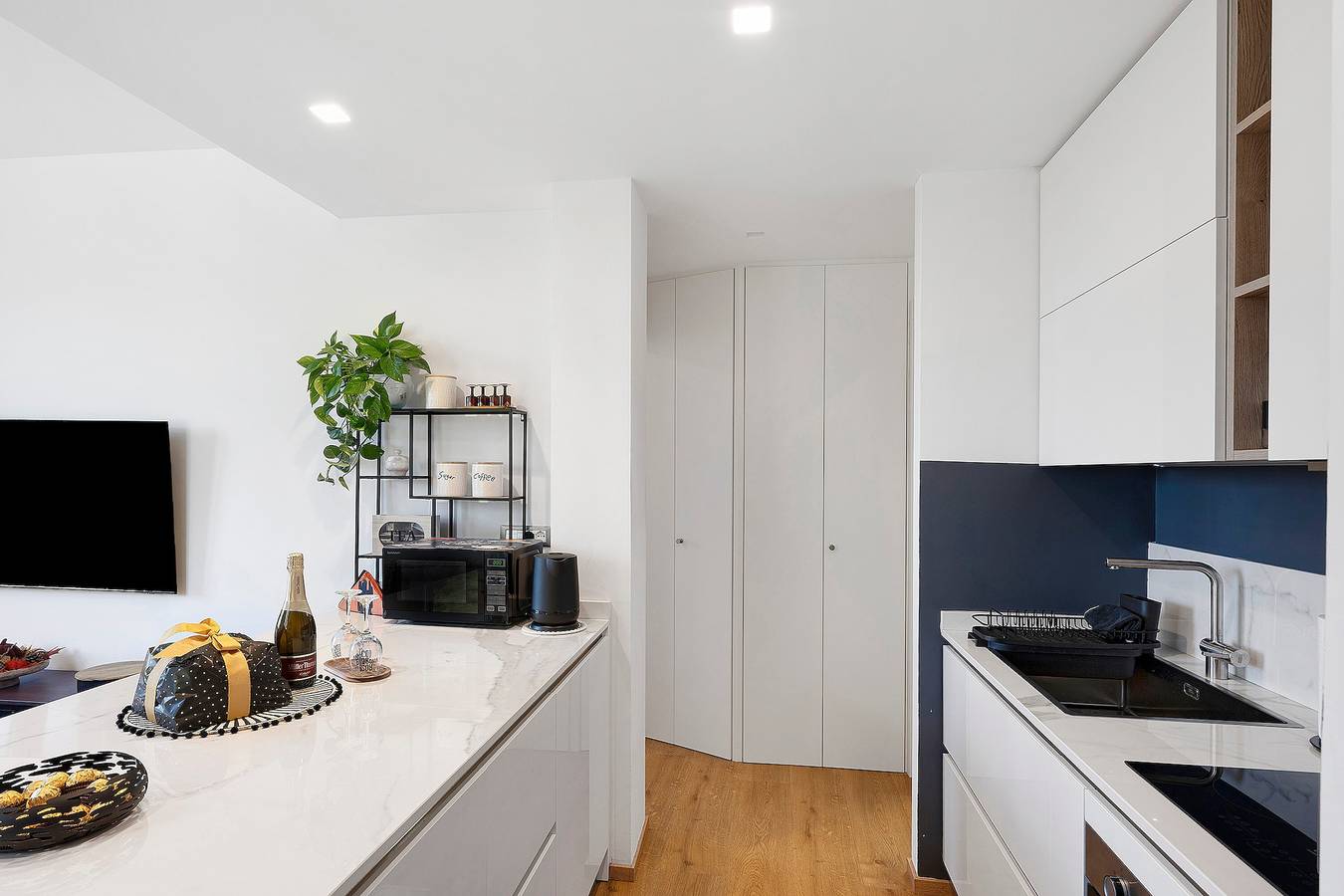 Ganze Wohnung, Apartment „Citrus Garden“ mit Bergblick, Wlan und Klimaanlage in Cisano sul Neva, Riviera di Ponente