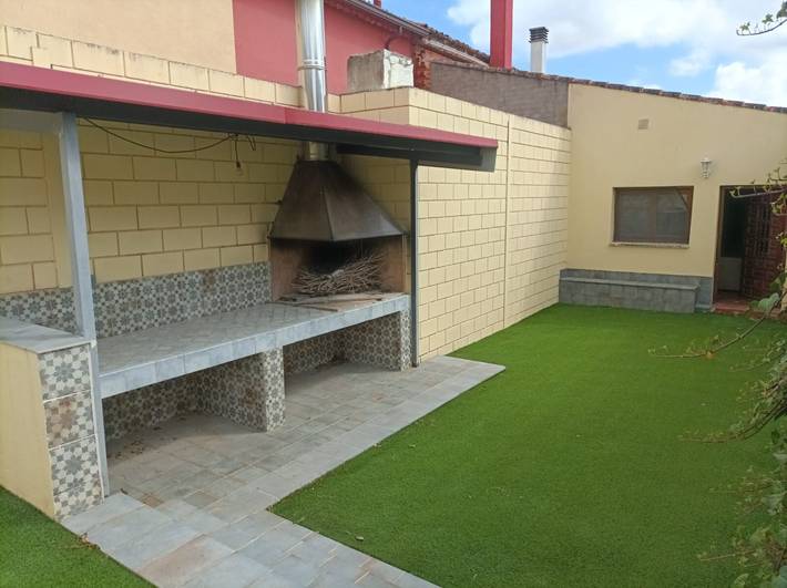 Casa rural para 10 personas, con Jardín en La Horra