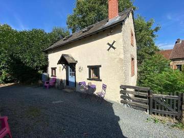 Gîte pour 4 personnes, avec jardin et vue, animaux acceptés à Linard