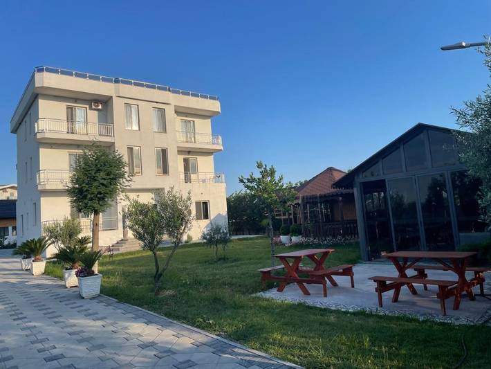 Appartement de vacances pour 2 personnes, avec vue ainsi que vue sur le lac et jardin, animaux acceptés
