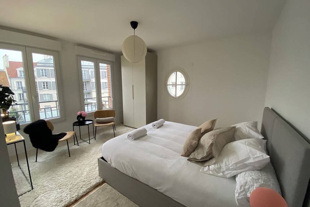 Entire apartment, New Apartment Panoramic view Disneyland Paris - 8 Pax, 2 garages in Serris, Seine-et-Marne