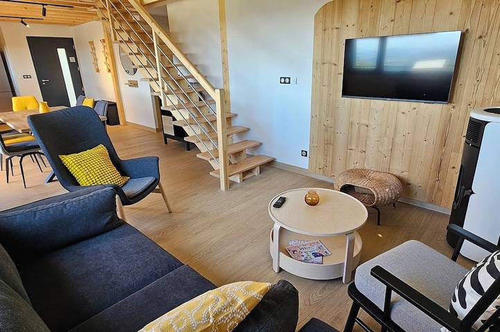 Gîte pour 8 personnes, avec Balcon et Jacuzzi à Queyrières