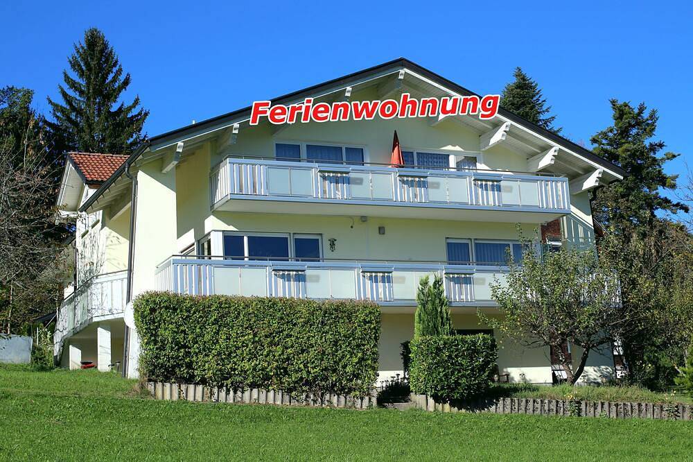 Ganze Wohnung, Quiet holiday apartment, balcony, Lake Constance and Allgäu 30 minutes away by car in Alberschwende, Bodensee-Vorarlberg