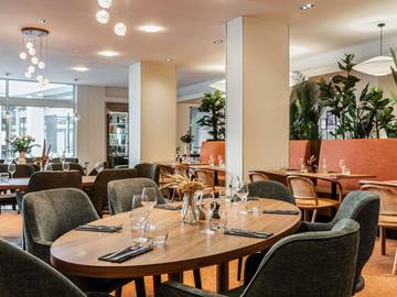 Hôtel pour 4 personnes, avec terrasse et piscine, animaux acceptés à Roissy-en-France