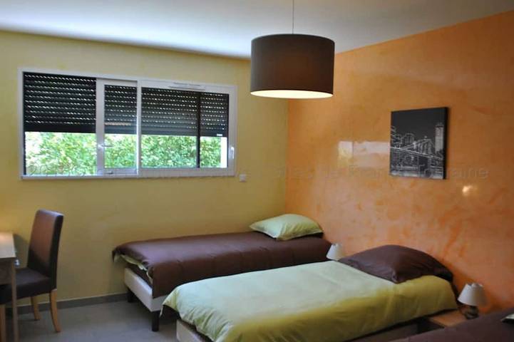 Urbaner Komfort in Tours: Geräumiges Gîte mit Pool, Ideal für Familien oder Freundesgruppen in Tours, Tours und Umgebung