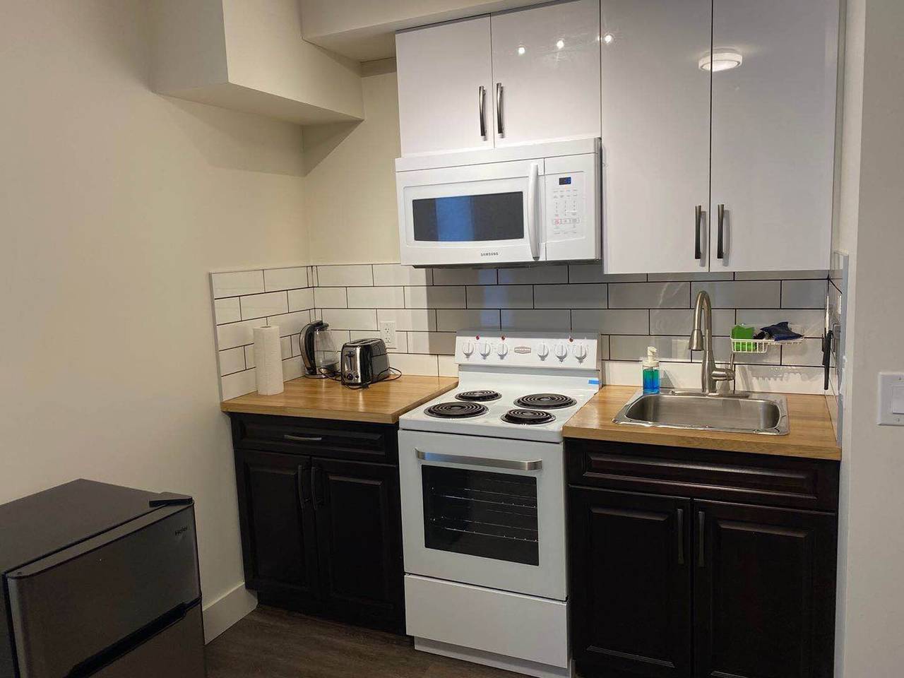 Entire apartment, Calming 1bedroom Units With Balcony And City View in Edmonton, Alberta