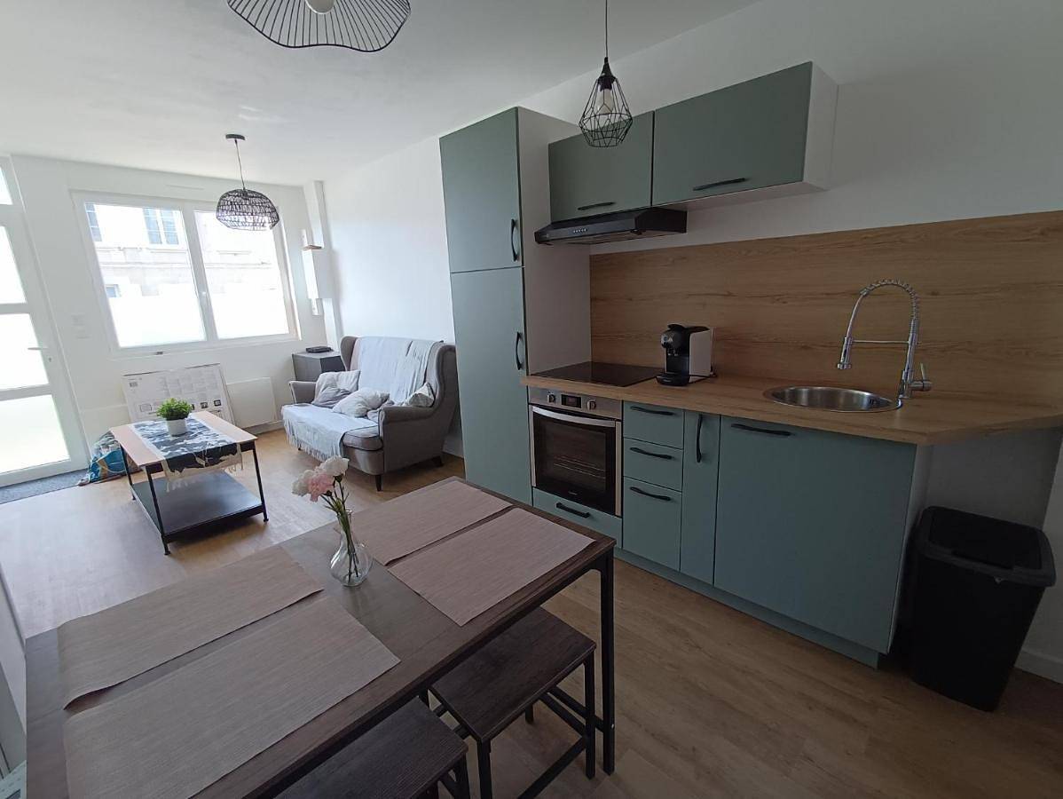 Two-Bedroom House in Dozulé, Région de Lisieux