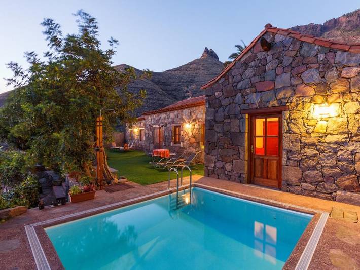 Ferienhaus für 2 Personen, mit Garten und Terrasse sowie Pool