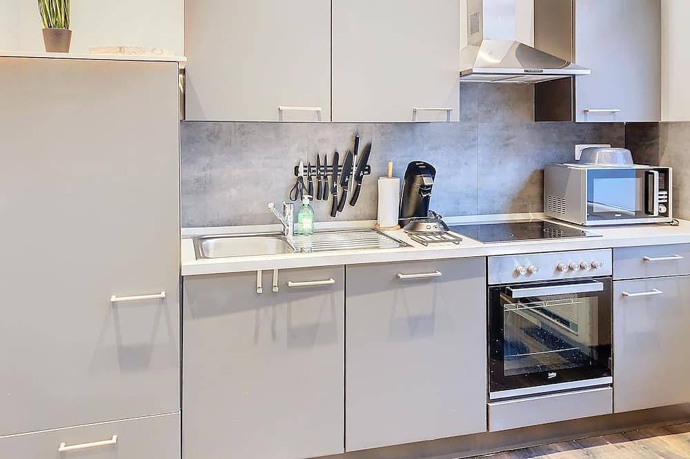 Appartamento intero, Apartment 002 on front first floor with terrace in Liegi, Liegi e dintorni
