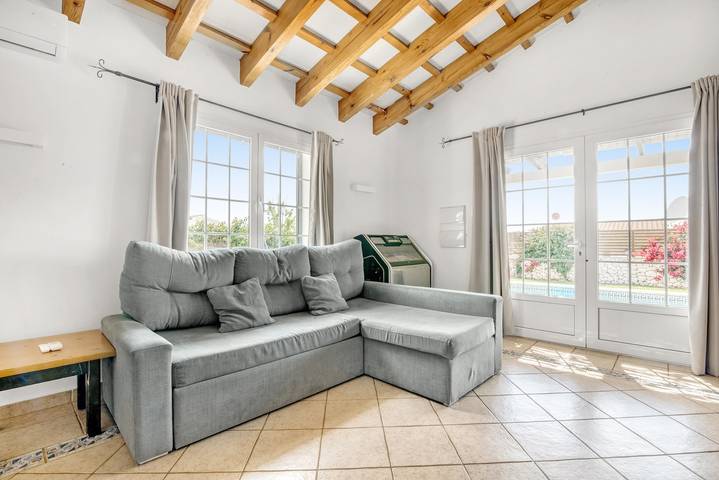 Villa 'Forte' con piscina privada, Wi-Fi y aire acondicionado in Cala en Porter, Municipio de Alaior
