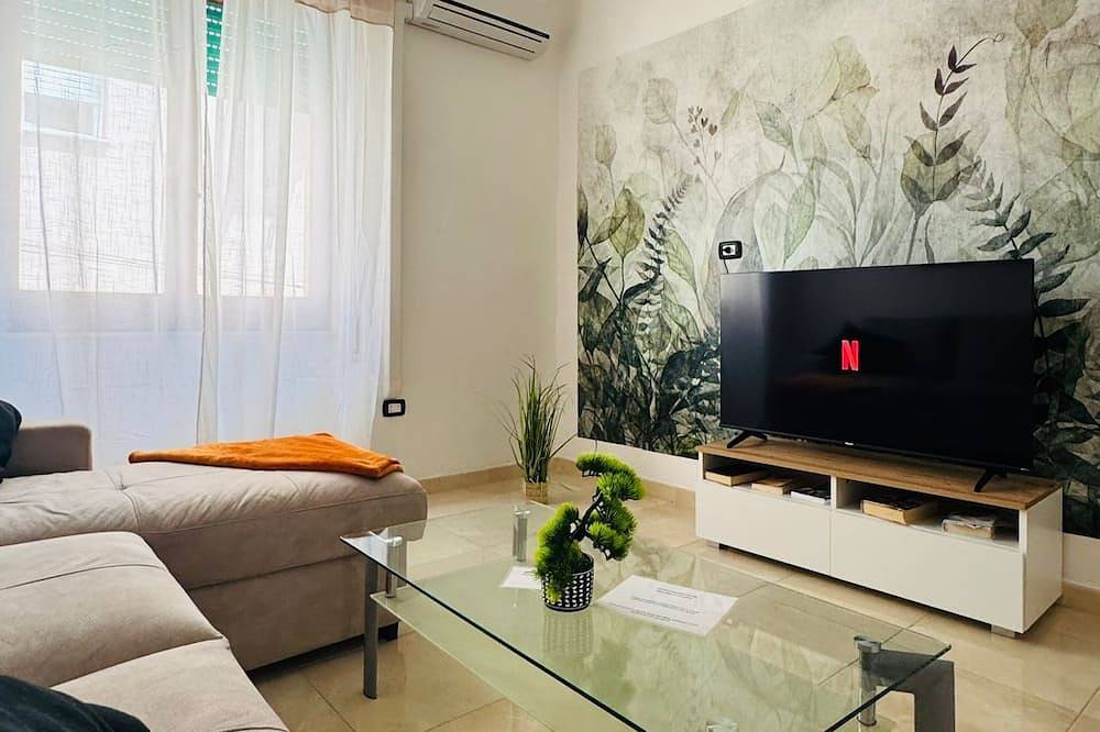 Appartamento intero, Casa Maria , Accogliente e perfetto per che desidera passeggiare  in centrocittà in Iglesias Centro, Iglesias