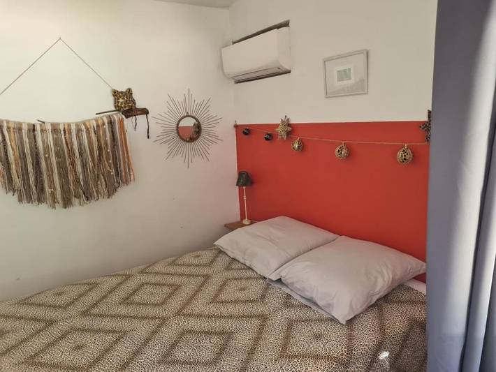 Location de vacances pour 2 personnes, avec vue ainsi que piscine et terrasse à Mornas - 3