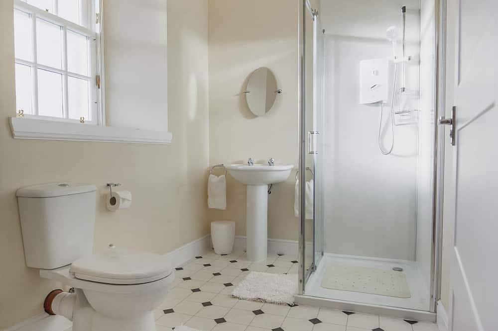 Castle Cottage - sleeps 6 guests  in 3 bedrooms in Lewis and Harris, Äußere Hebriden