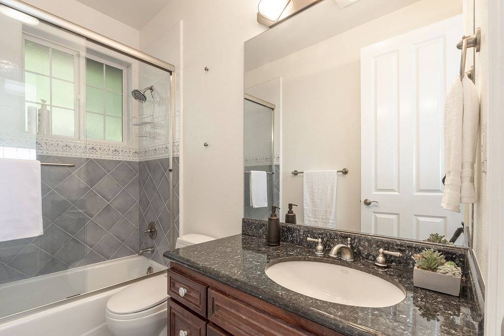 Top Coastline Views | Family Friendly | San Fran Airport West | Laundry+Parking in Pacifica, San Mateo County