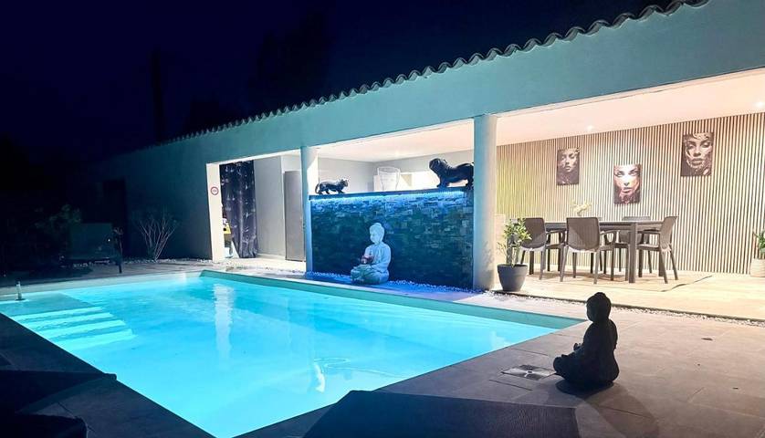 Appartement de vacances pour 4 personnes, avec Terrasse et Jardin ainsi que Piscine et Vue