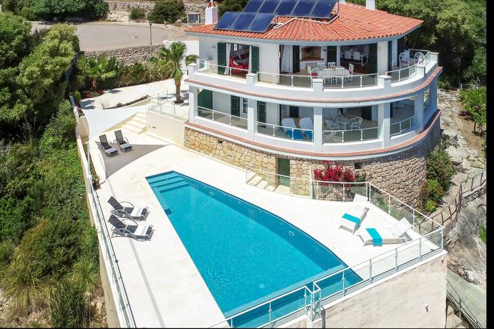 Gîte pour 8 personnes, avec vue sur l’océan ainsi que balcon et piscine, adapté aux familles à Es Migjorn Gran - 2