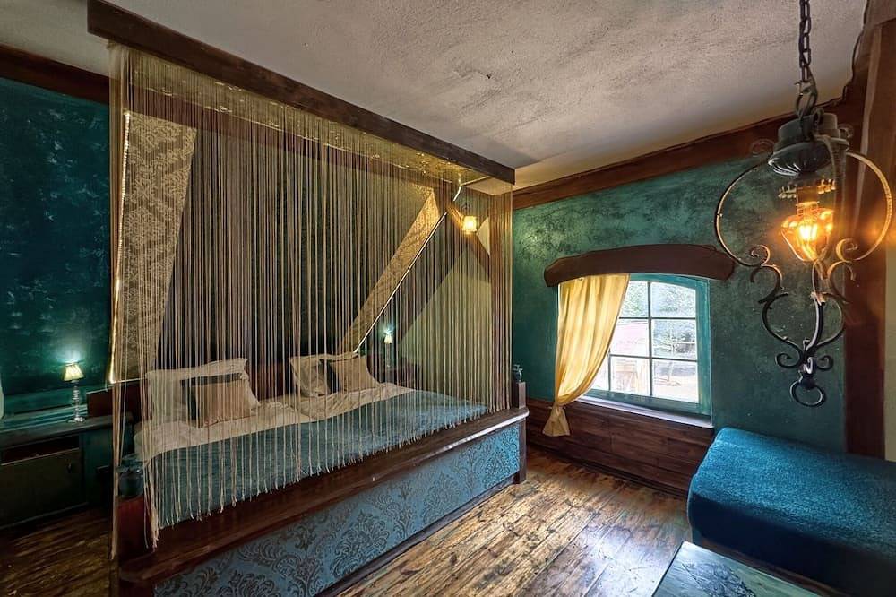 Cottage With Sauna, Pub & Terrace By The River Nestled In Nature in Lower Silesia
