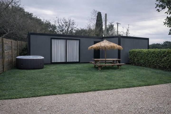 Camping para 4 personas, con jardín y jacuzzi - 1