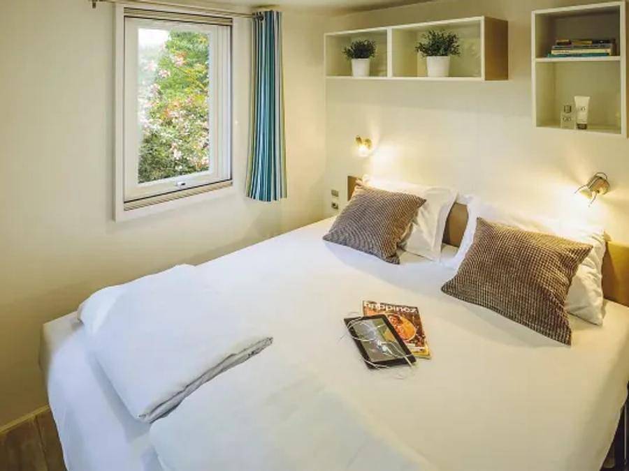 Camping Le Domaine de Beaulieu - Mobilhome 4 personnes - Premium 2 chambres Lounge in Givrand, Vallée de la Loire