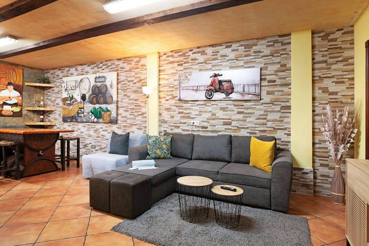 Casa de vacaciones "Casa Barriguita" con vistas a la montaña, piscina privada y Wi-Fi in Yaiza, Parque Nacional de Timanfaya