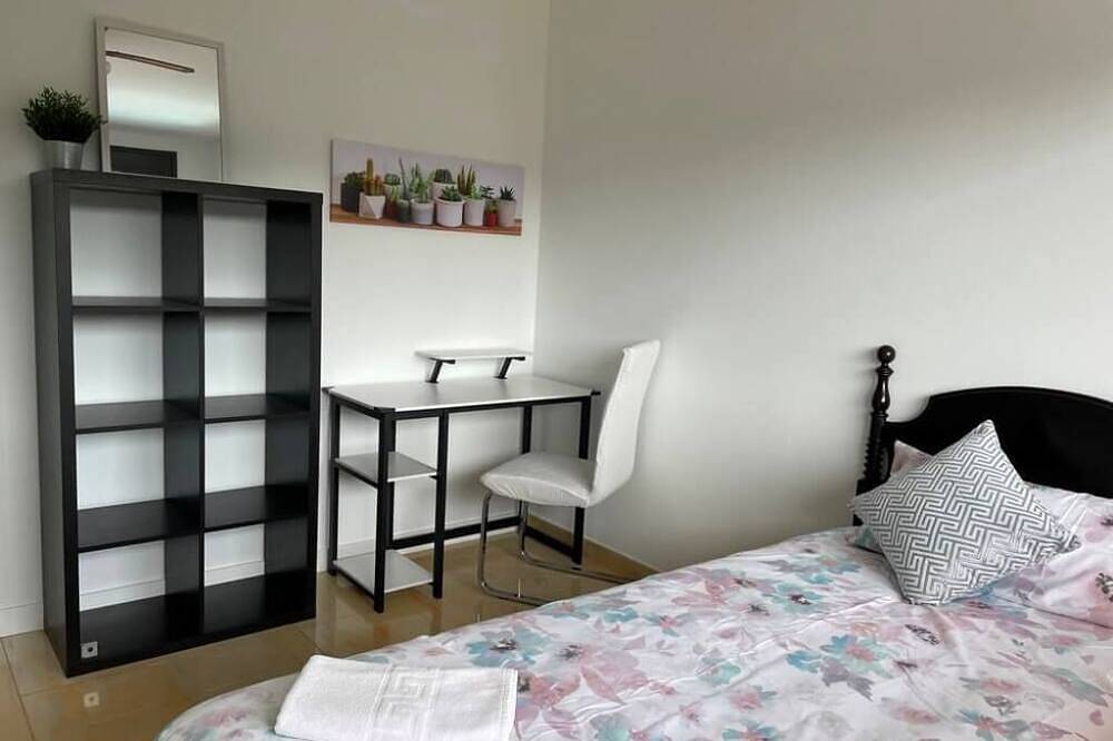 Habitación Individual en una villa a 30 minutos de Barcelona con piscina in Sant Fost de Campsentelles, Barcelona Provinz