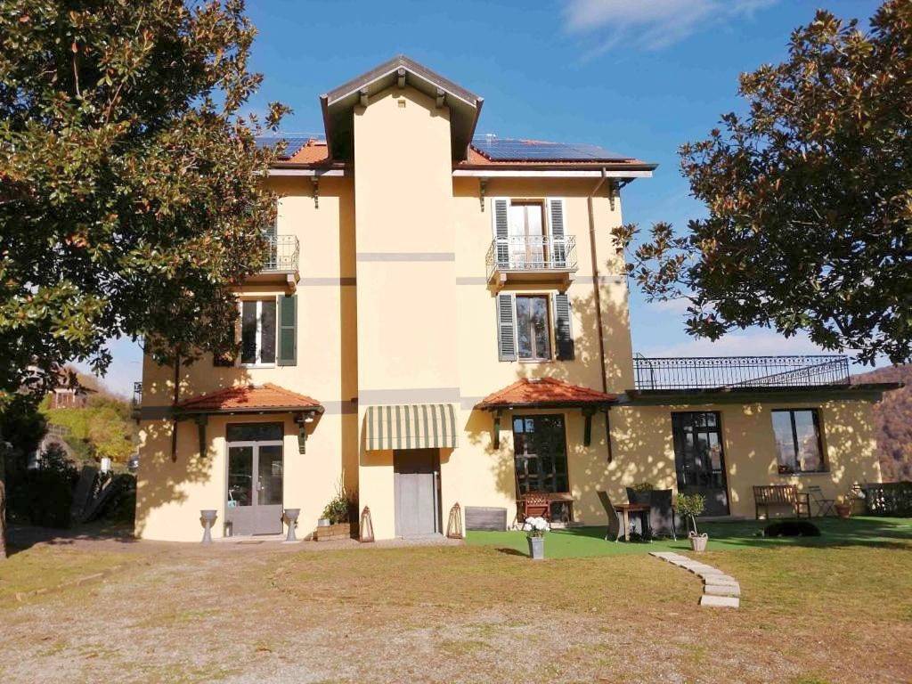 Villa Magnolia Bb, Lago Maggiore (Massino Visconti, Italy) in Massino Visconti, Comune di Massino Visconti