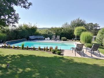 Cottage pour 6 personnes, avec piscine ainsi que jardin et vue dans Louveigné